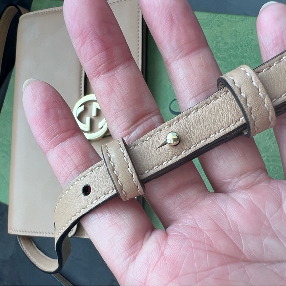 Sold. Gucci Icon Camelia wallet on chain - Picture 5 of 16